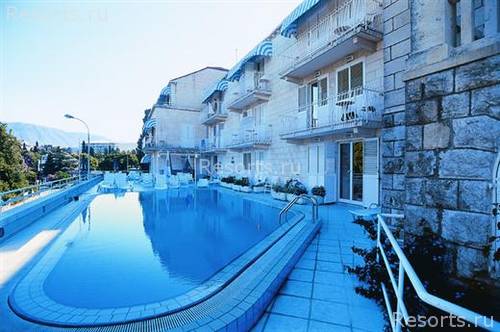Komodor Hotel 2